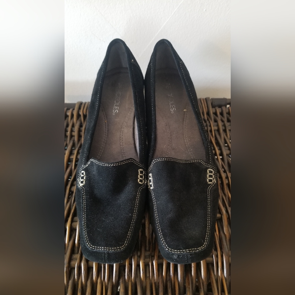 Aerosol Suede Kitten Heels
